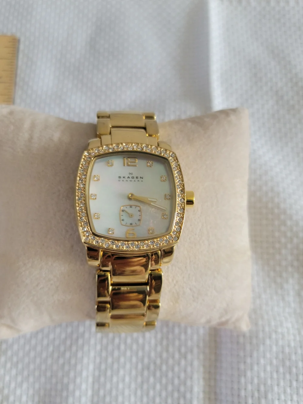 Skagen Denmark MOP Dial Swarovski Crystal Watch ($189 Original)